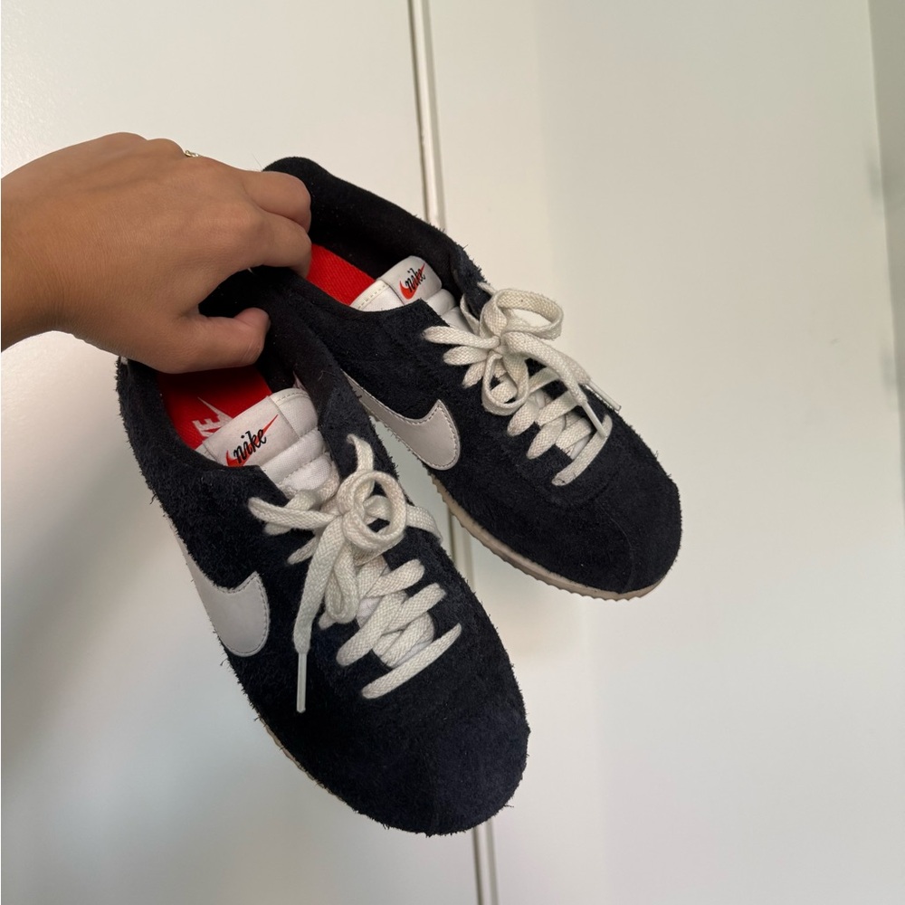 Nike Cortez vintage fuzzy black and white